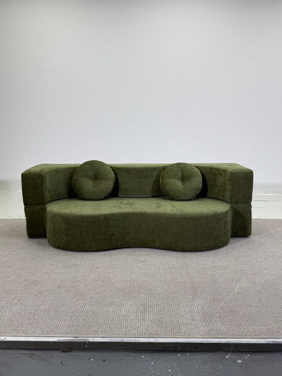 EthKaybee's tweet photo. One sofa. Two purposes. Sit, relax, stretch out, sleep, all in one beautifully crafted piece. ☺️ https://t.co/VchoSceift