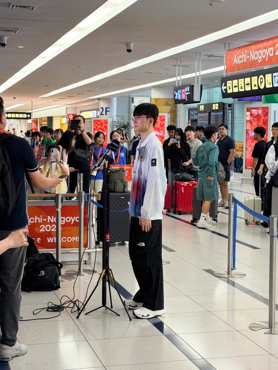 PichujpLi1y's tweet photo. Faker 名古屋に到着 https://t.co/c7lkGl0XuG