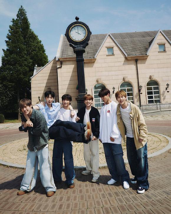 MONSTAXBASE's tweet photo. MONSTA X will release “NOW PROJECT VOL.2” today at 6PM KST for Monbebe’s birthday. The album will include broadcasting version re-recordings of songs such as: Trespass, Hero, Beautiful, DRAMARAMA, Jealousy, Shoot Out, Alligator and Follow #몬스타엑스 #MONSTAX https://t.co/IpeIEfm2qQ