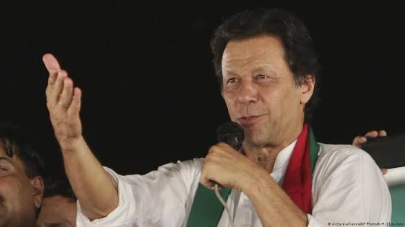 _jiya_imtiaz's tweet photo. Quote this with something Khan sahb said. https://t.co/9ztPrKEJQ2
