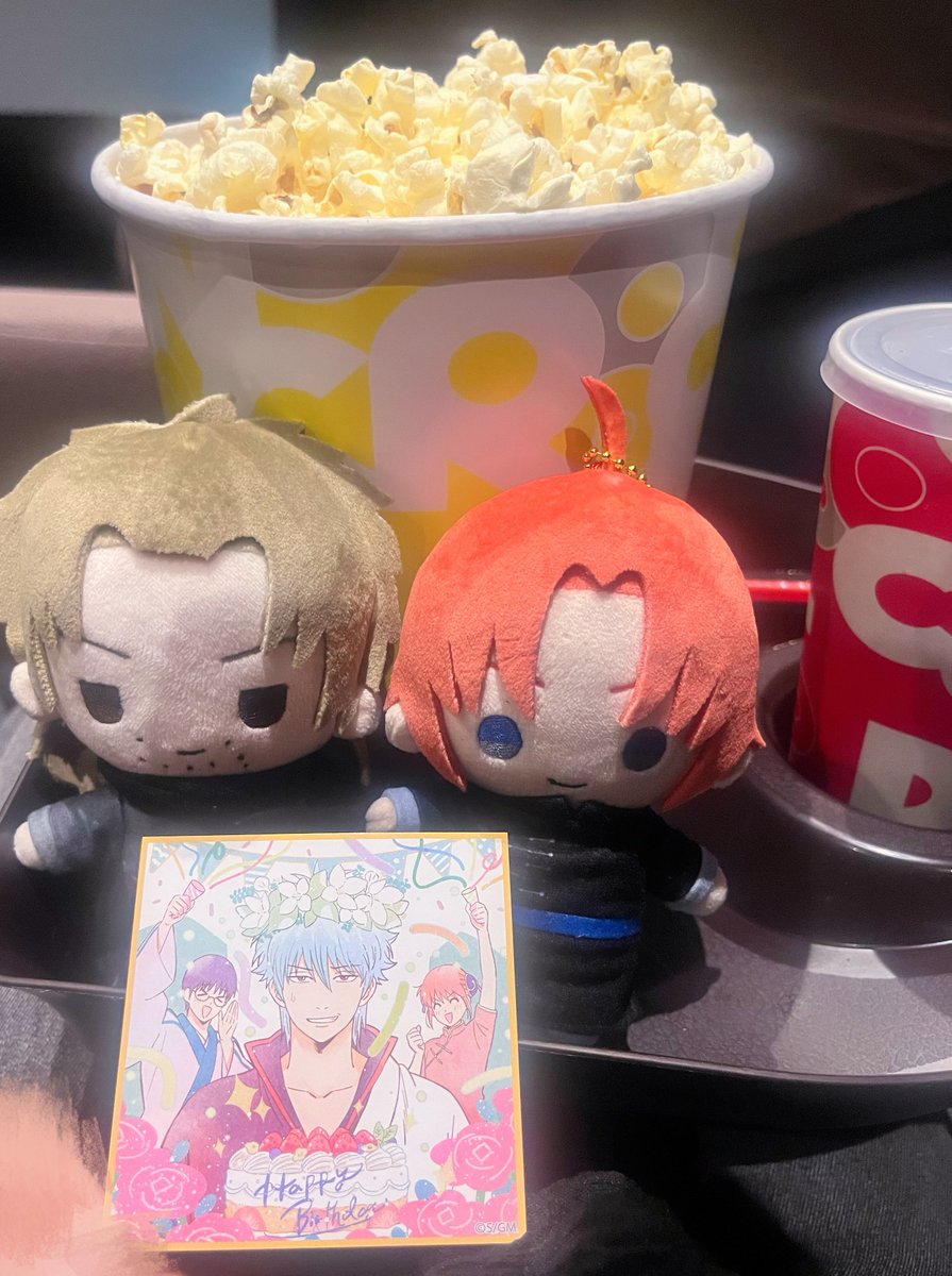 10_koiochacha's tweet photo. 28回目 超炎上版ライビュにて👀
実家に帰ってきた安心感☺️久しぶりだけどやっぱええですなぁ。でもこれで終わりとなるとすんごく寂しい……
違いよく分かんなかったけどパッと分かったのはスナックお登勢の後ろのお酒が増えてましたね！佐渡丸沢山笑笑
安定のずや組おもしろいもっとやってくれ〜〜！！ https://t.co/2PyAhRbML1