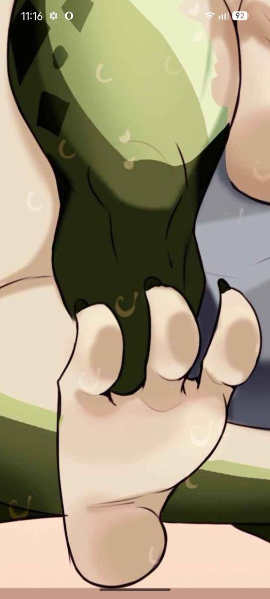 VeiledDrake's tweet photo. Mmmh? What's that? 'Foot fetish content'?

Noooooo~, Hissara totally doesn't have foot-focused content/kinks! What even made you think that???

#footfriday https://t.co/arTXO4uJah