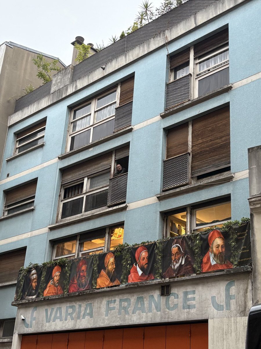 evaenlaradio's tweet photo. Todo preparado en la “Maison Bakhita”, un centro donde se ofrecen recursos a inmigrantes. Aquí el #Papa conversará con un grupo de ellos y visitará las instalaciones.
#PapeÀParis
📷 Pool AIGAV https://t.co/hBt8SUGLuC