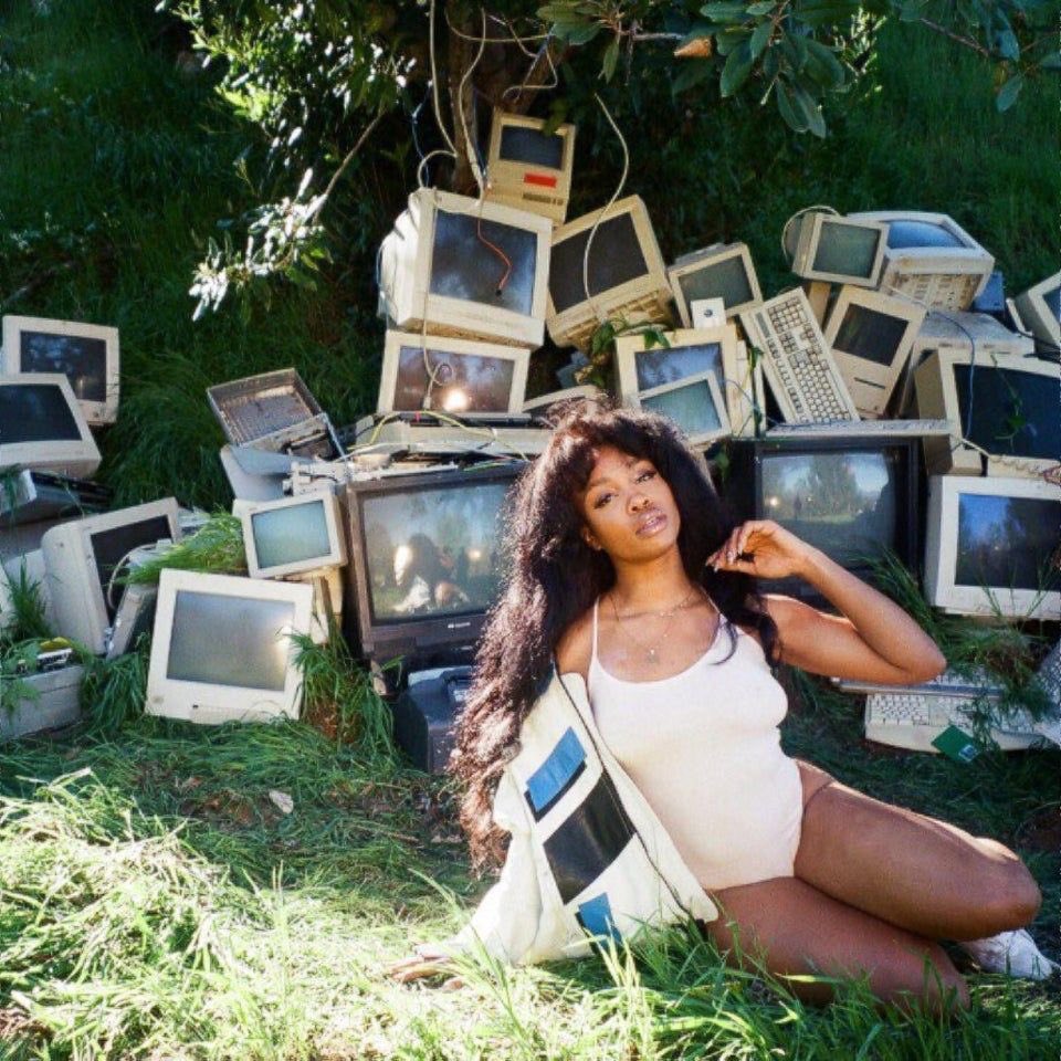 LoveIsback24's tweet photo. SZA 

CTRL 💿

10 YEAR ANNIVERSARY

DROPPING NEXT YEAR https://t.co/QQ1D4PZDzg