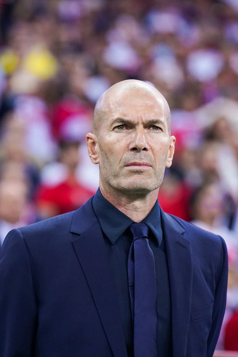 _BeFootball's tweet photo. 🚨🚨 KYLIAN MBAPPÉ 🇫🇷 DÉJÀ PAS CONTENT DE JOUER À GAUCHE SOUS ZIDANE ? 🤨

D’après @lequipe, le capitaine était “𝗦𝗔𝗡𝗦 𝗗𝗢𝗨𝗧𝗘 𝗨𝗡 𝗣𝗢𝗜𝗟 𝗙𝗥𝗨𝗦𝗧𝗥𝗘́ 𝗣𝗔𝗥 𝗦𝗢𝗡 𝗣𝗢𝗦𝗜𝗧𝗜𝗢𝗡𝗡𝗘𝗠𝗘𝗡𝗧 𝗘𝗧 𝗦𝗔 𝗦𝗢𝗜𝗥𝗘́𝗘 𝗛𝗜𝗘𝗥”. 

Ce qui expliquerait le fait qu’il n’ait pas célébré son but “comme un gamin”, avant de comprendre qu’il était blessé.