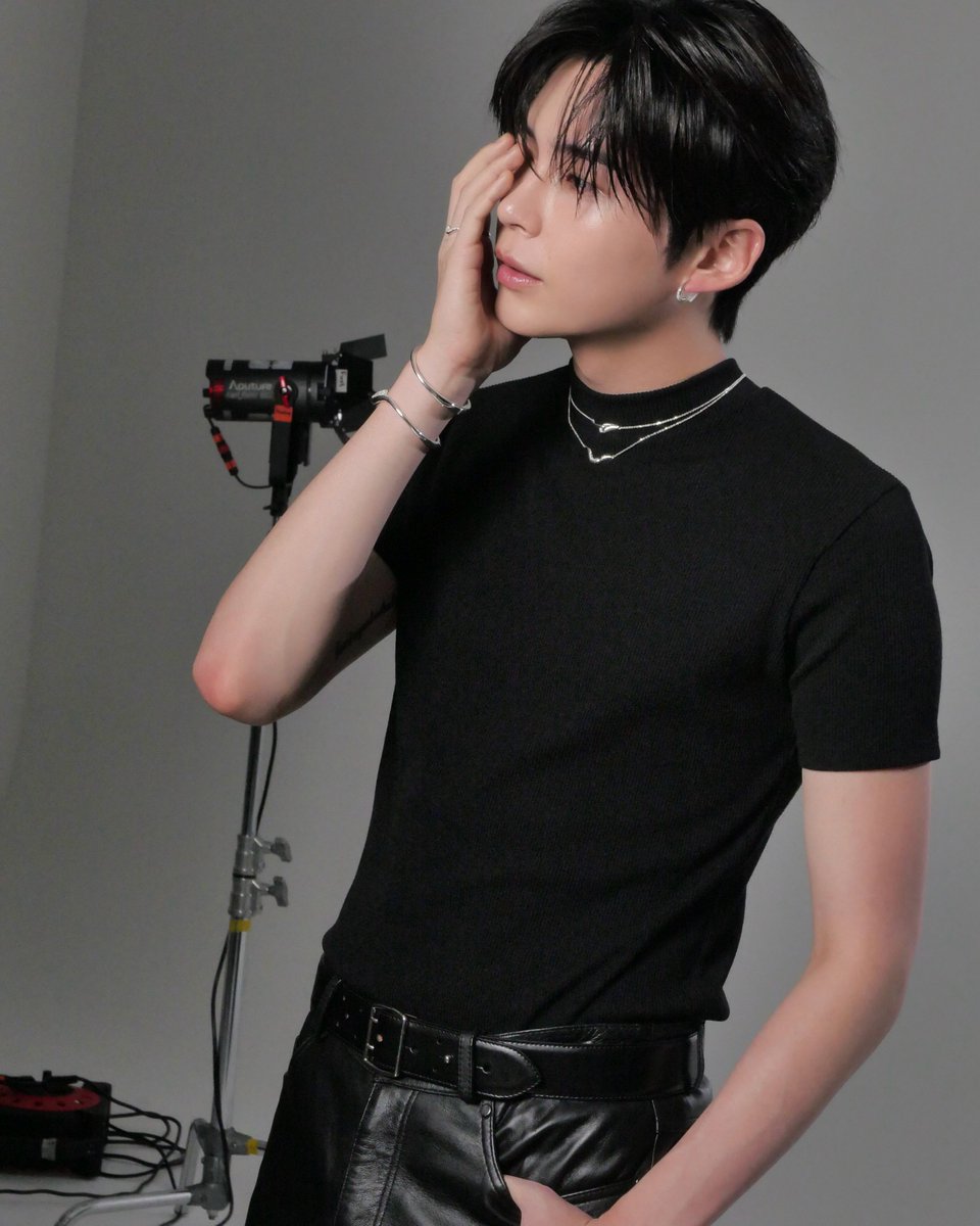 mypluffycloud's tweet photo. 260926 성한빈 공식 인스타그램 #성한빈 

[📸] 성한빈(SUNGHANBIN) X ELLE SWAROVSKI BEHIND https://t.co/FdgqyHSVMx