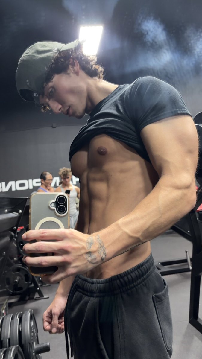 masterXerik's tweet photo. daddy’s never looked more perfect
bow down bitch😈😉
#findom #drainer #findomdrainer #findomslaves #findomabs https://t.co/S53I63KoAV
