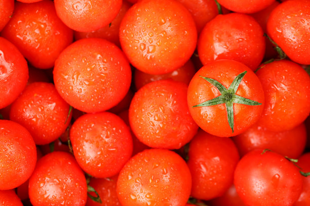 AnnabelleLkh5's tweet photo. Just grabbed fresh, crisp spinach, ripe cherry tomatoes, and creamy avocado for a quick weeknight salad—healthy eats start with the right staples! https://t.co/6Q6FHjtLty
