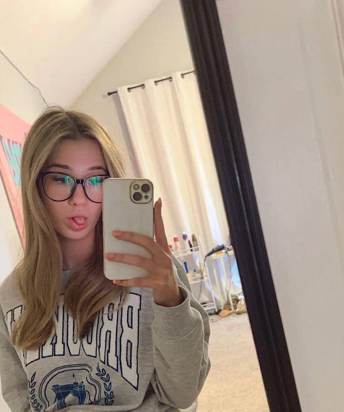 AmeliaeEmma's tweet photo. Feeling a little dangerous today 😏 Who’s curious?
https://t.co/04FPelexok https://t.co/EfWXpPtVrm