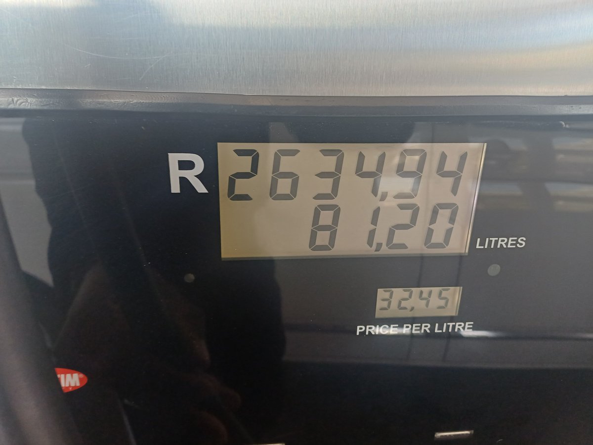 vercingetorics's tweet photo. This is not sustainable guys. My next car purchase will be an electric car. My mind is made up. https://t.co/hWxiN6zvJr