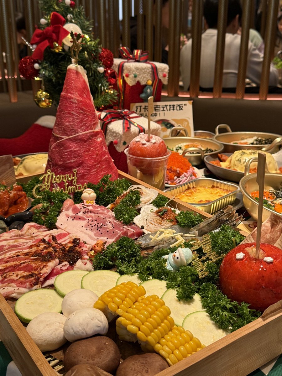 ClaudMathe9f0w's tweet photo. Plato especial de la temporada! Delicioso solomillo asado con puré de calabaza y topping de canela, solo hoy en nuestro restaurante. （意为：季节性特餐来啦！美味烤牛排配南瓜泥和肉桂顶料，仅今日供应！） https://t.co/khAjrr5LoQ