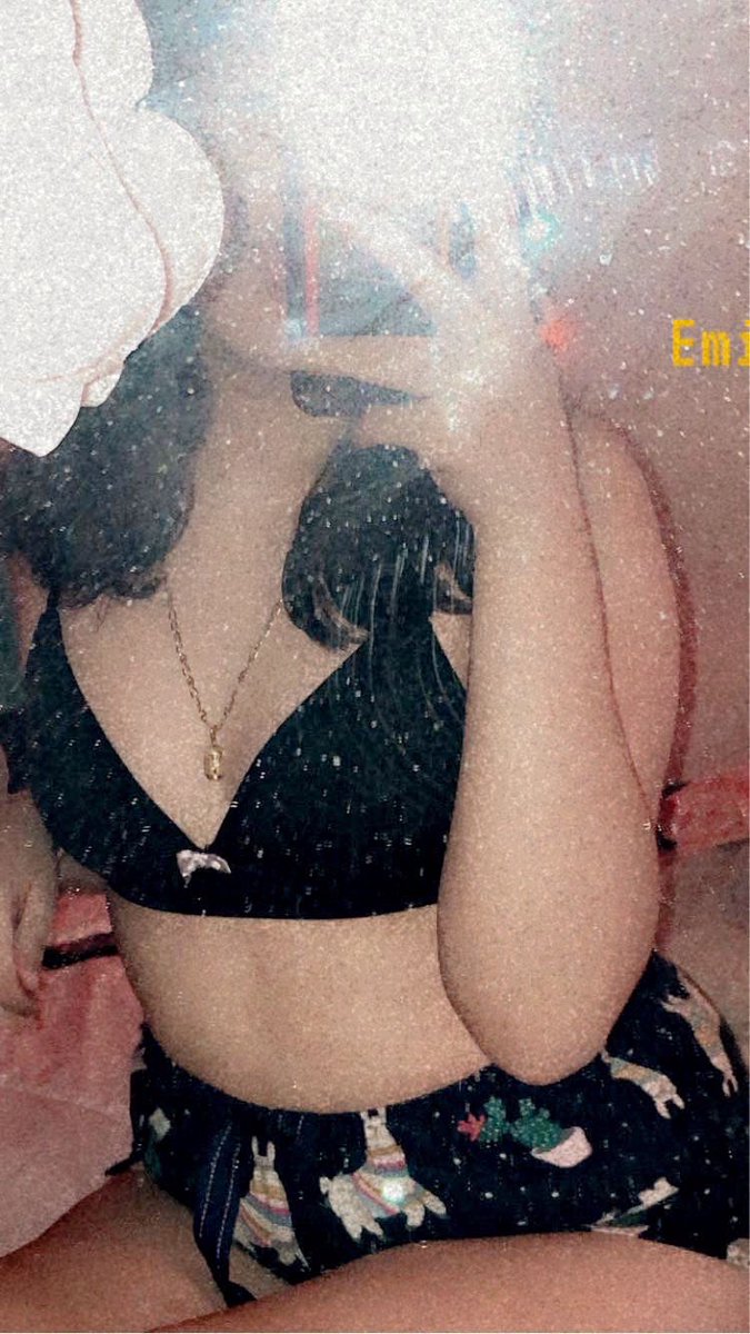 Damtaytay's tweet photo. Sometimes I wonder what Emily’s bf would do if he found out she’s a webslut. what a cuck. https://t.co/FQvjKb3eS5