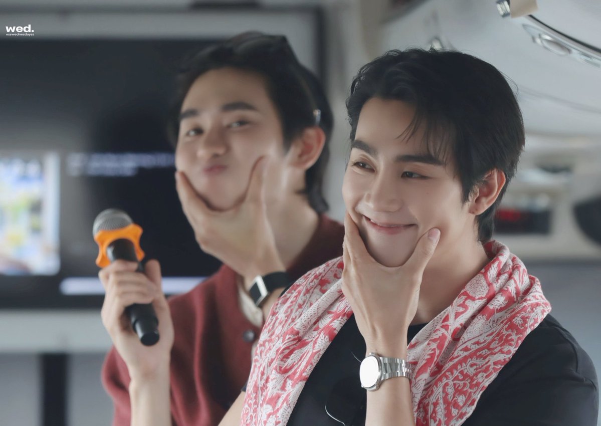 YTtheshipper's tweet photo. like fathers like son

FORCEBOOK X BONCHON TRIP D1
#BonchonStaycationxFB https://t.co/uycQNwaUWs