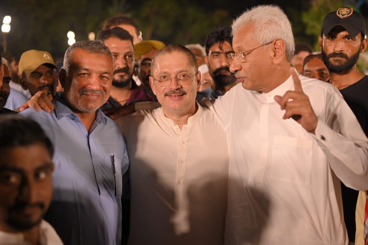 Umairjadoonppp's tweet photo. Date: 25/09/2026 
A dinner was hosted Senior Minister Sindh @sharjeelinam at Rawal House  in honour of the people of his constituency
On the occasion he met with the people listened to their concerns and assured them of necessary steps for the resolution of their issues . https://t.co/E5mLjscSmN