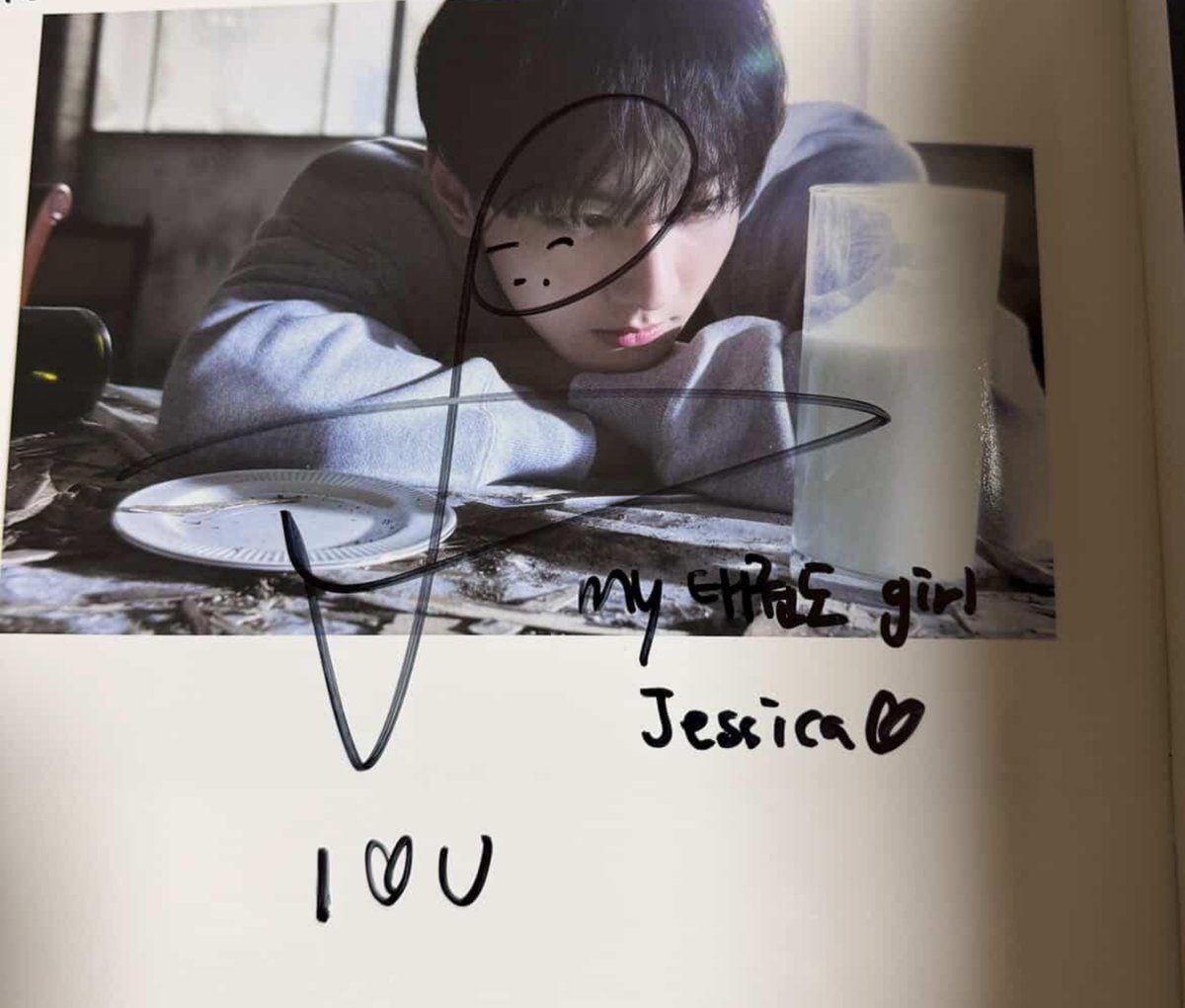 yyjw_'s tweet photo. 260917 블루드림미디어 BDM FANSIGN ♡ #JUNGWON 

i told jw "i've never actually met you in person yet, so i really hope i can meet you someday soon. please be happy and stay healthy always." his response genuinely hit me straight in the heart 🥹 https://t.co/FWkU4KMVSm