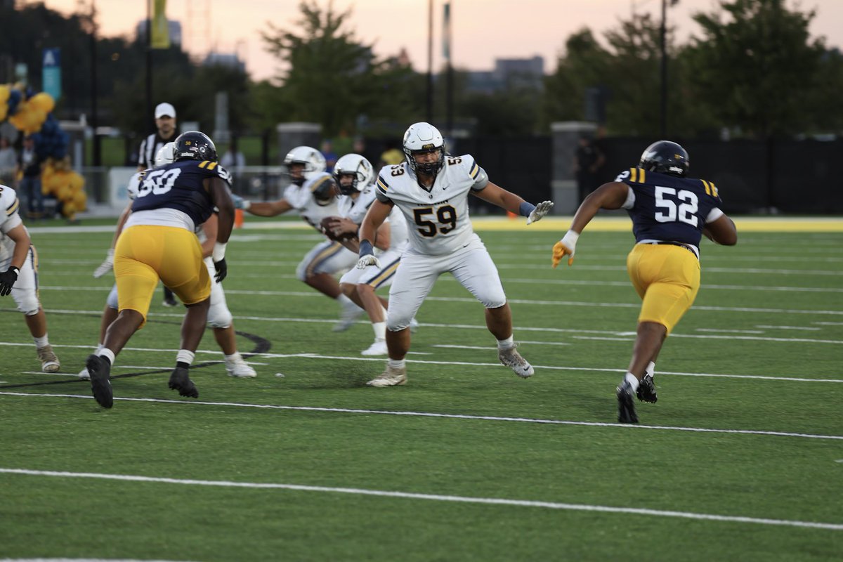 bobbossart's tweet photo. I'm not sure who to thank for these on-field captures of @willbossart during a tough match against PCC, but THANK YOU https://t.co/NZBCdxVCFd