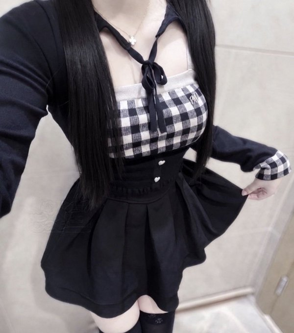 Tonya3934192607's tweet photo. お金とか全然いらないからメンヘラ地雷系女子の相手して？ https://t.co/f8AqlNW5oO