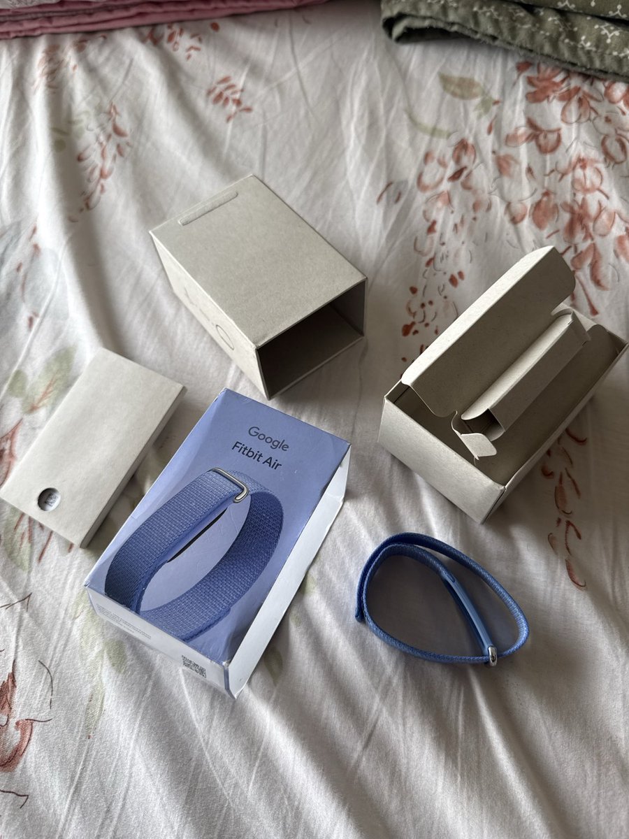 AdvSaug's tweet photo. Ordered a Google Fitbit Air, but received only the strap—the tracker &amp; charger were missing from the sealed box. Amazon says only refund, no replacement. For a high-value product, this is unacceptable. Please investigate &amp; resolve. Photo attached.@amazonIN https://t.co/gBuNSJAukp