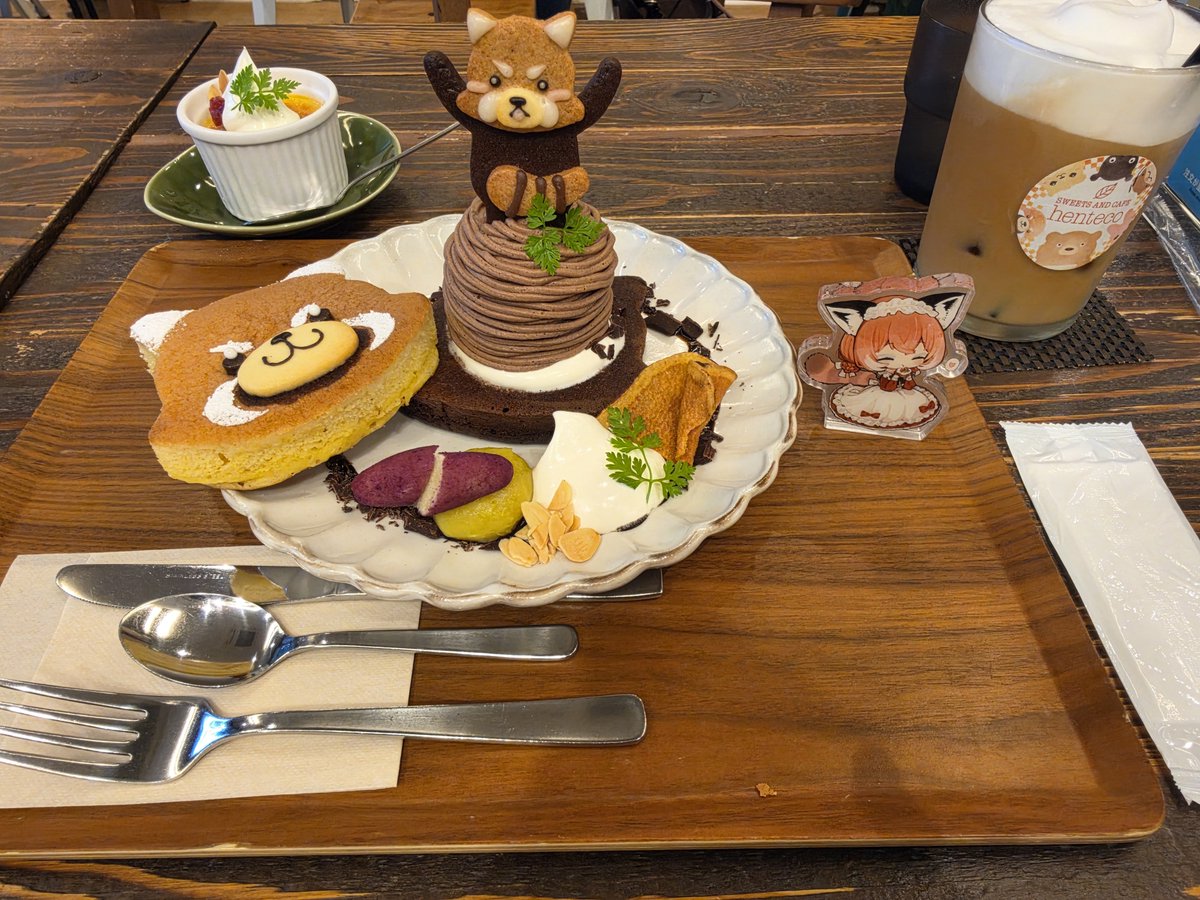 xiauuu55612's tweet photo. #ReReDer 
帶小熊貓吃小熊貓鬆餅跟烤布丁
好像是期間限定🤤
蒙布朗裡面包著冰淇淋有點太甜了（ https://t.co/c6u3PTth9T
