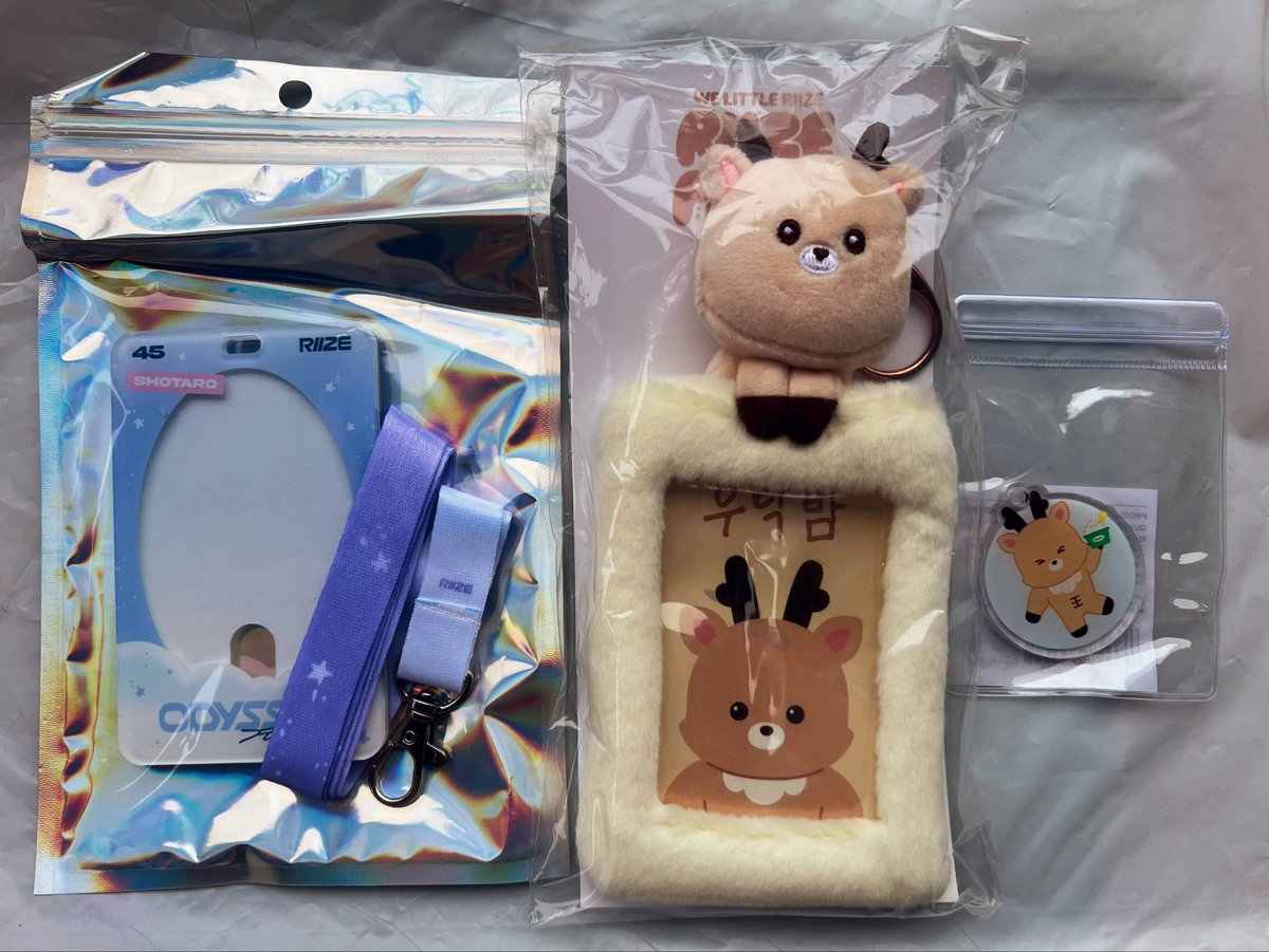 minamoorin's tweet photo. พร้อมส่ง odyssey popup ของใหม่ ไม่แกะ
SHOTARO ริจึโกะ
SUNGCHAN อูรักบัม

lanyard &amp; card holder โชทาโร่  350 รวมส่ง
diy charm : little riize ซองชาน  150 รวมส่ง
photocard holder ซองชาน  590 รวมส่ง

สนใจ dm ได้เลยนะคะ
#ตลาดนัดriize #ตลาดนัดน้องข้าว https://t.co/AEe6oQm8gu