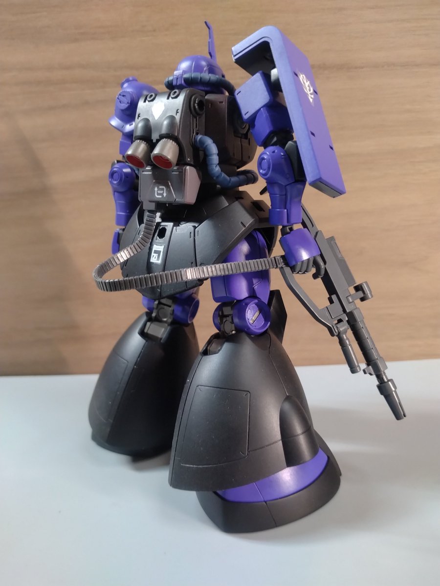 zep_ogr's tweet photo. #HG
#ORIGIN
MS-06RD-4
デカール中
失敗しまくりで…
買いに行くの面倒い笑
そもそも売っているのか？問題 https://t.co/dt39KGH0iG