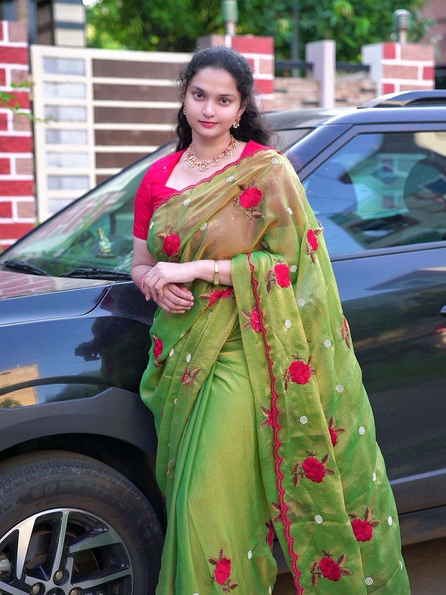SumiiTalks's tweet photo. Saree link 👇 
https://t.co/FzZv58IIIL

🦚
#green #sareelove #sareesofinstagram #ootdfashion #ootdstyle https://t.co/Y8hIdiI048