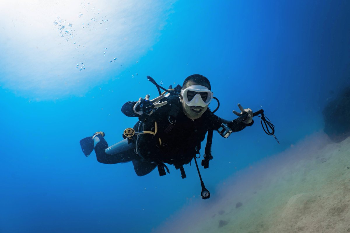 GoProIDCKohTao's tweet photo. Koh Tao provides an excellent environment for aspiring scuba divers who are considering a lifestyle or career change and there are many reasons why people choose professional level scuba diving training. https://t.co/aRfzPaBuor #Instructor #PADI #KohTao #IIDc #Professional https://t.co/gV5zsWRKrI