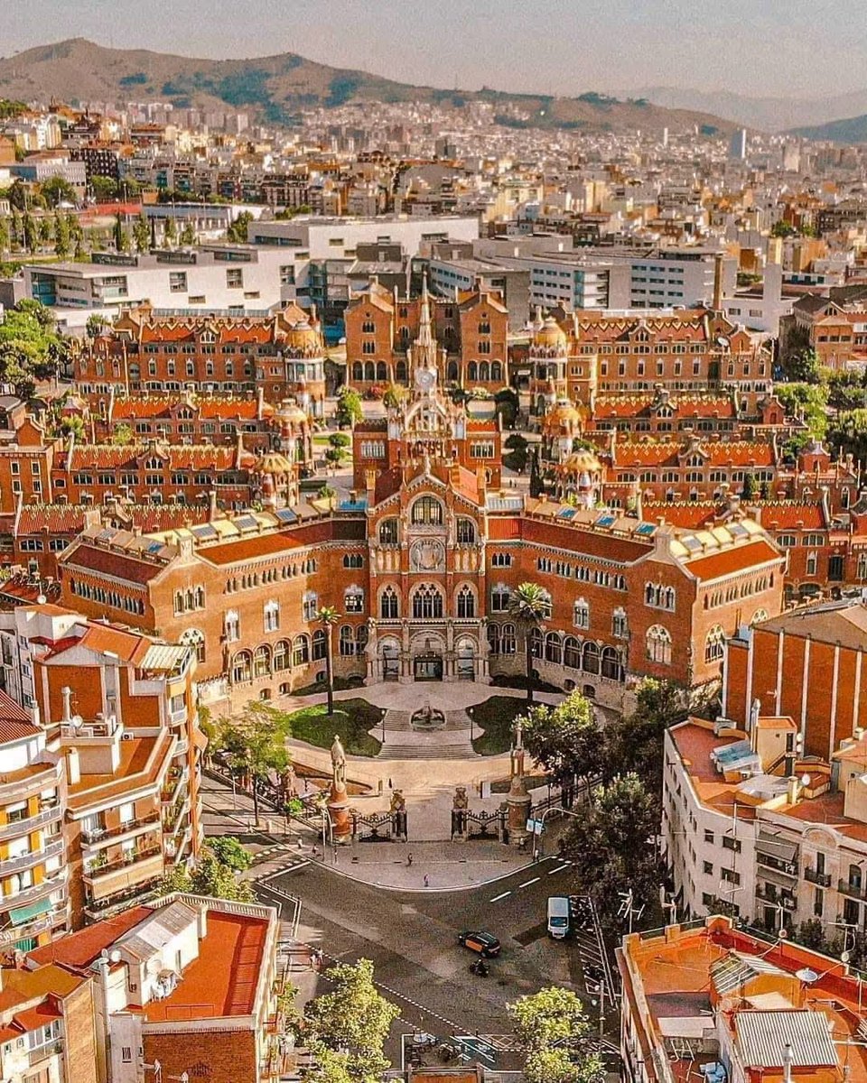 SeascapeNature's tweet photo. Barcelona Spain 🇪🇸 https://t.co/3fOt9PqCgi