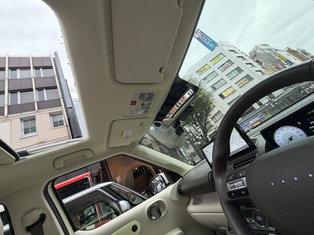 maxxam_T's tweet photo. お仕事が早く終わったので金沢市内をお散歩ドラ���ブ😃

サンルーフと窓を全開、オープンエアクルージング‼️
この気持ち良さ、コペンを思い出す☺️

インスターのコンパクトなサイズ感とワンペダルドライブは市街地をゆっくりトコトコ走るのも楽しい👍✨

#Hyundai 
#INSTER
#石川県X会 https://t.co/fBh4f6lx9P