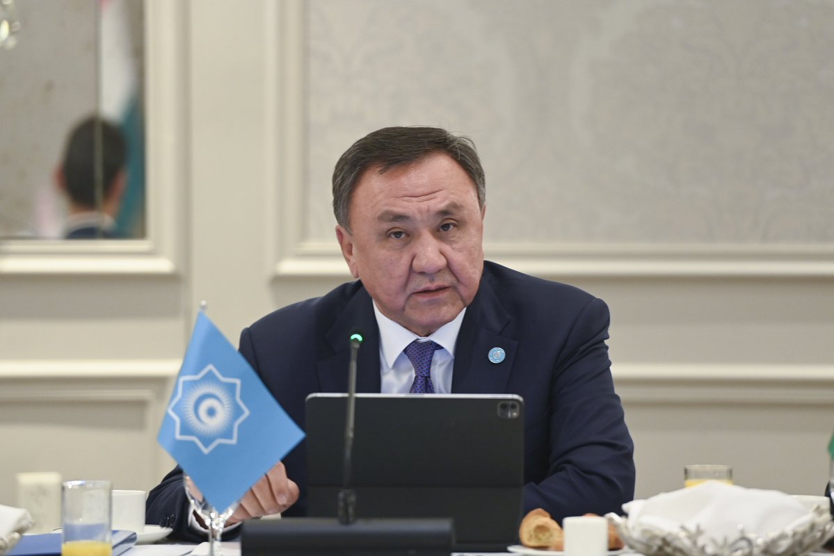 Turkic_States's tweet photo. The Informal Meeting of the Council of Foreign Ministers (CFM) of the Organization of Turkic States (OTS) was held in the format of a working breakfast on 24 September 2026 in New York. The meeting brought together the Ministers of Foreign Affairs and heads of delegations of the OTS Member States and Observers, as well as the OTS Secretary General.
➡️ https://t.co/w1D4HUbeaV

🇦🇿 Türk Dövlətləri Təşkilatının (TDT) Xarici İşlər Nazirləri Şurasının qeyri-rəsmi iclası 24 sentyabr 2026-cı il tarixində Nyu-Yorkda işgüzar səhər yeməyi formatında keçirilib. İclasda TDT-yə üzv və müşahidəçi  dövlətlərin Xarici İşlər Nazirləri və nümayəndə heyətlərinin rəhbərləri ilə yanaşı, TDT-nin Baş katibi də iştirak edib.
➡️ https://t.co/Vd8FKA6O47

🇰🇿 Түркі мемлекеттері ұйымының (ТМҰ) Сыртқы істер министрлері кеңесінің (СІМК) бейресми кездесуі 2026 жылғы 24 қыркүйекте Нью-Йоркте жұмыс таңғы асы форматында өтті. Жиынға ТМҰ-ға мүше және бақылаушы елдердің Сыртқы істер министрлері мен делегация басшылары, сондай-ақ ТМҰ Бас хатшысы қатысты.
➡️ https://t.co/6qafV4iWE1

🇰🇬 Түрк мамлекеттер уюмунун (ТМУ) Тышкы иштер министрлер кеңешинин бейрасмий жыйыны 2026-жылдын 24-сентябрында Нью-Йоркто иш үстүндөгү эртең мененки тамак форматында өттү. Жыйынга ТМУга мүчө жана байкоочу мамлекеттердин тышкы иштер министрлери жана делегация жетекчилери менен катар ТМУнун Башкы катчысы катышты.
➡️ https://t.co/V8h9IKbVvn

🇹🇷 Türk Devletleri Teşkilatı (TDT) Dışişleri Bakanları Konseyi��nin (DBK) Gayriresmî Toplantısı, 24 Eylül 2026 tarihinde New York’ta çalışma kahvaltısı formatında gerçekleştirildi. Toplantıya, TDT Üye Devletleri ve Gözlemcilerinin Dışişleri Bakanları ve heyet başkanlarının yanı sıra TDT Genel Sekreteri katıldı.
➡️ https://t.co/YJjFBzI3xK

🇺🇿 Turkiy davlatlar tashkiloti (TDT) Tashqi ishlar vazirlari kengashining (TIVK) norasmiy yigʻilishi 2026-yil 24-sentabr kuni Nyu-York shahrida amaliy noshta formatida boʻlib oʻtdi. Uchrashuvda TDTga aʼzo va kuzatuvchi davlatlarning tashqi ishlar vazirlari hamda delegatsiya rahbarlari, shuningdek, TDT Bosh kotibi ishtirok etdi.
➡️ https://t.co/uausBRegkl