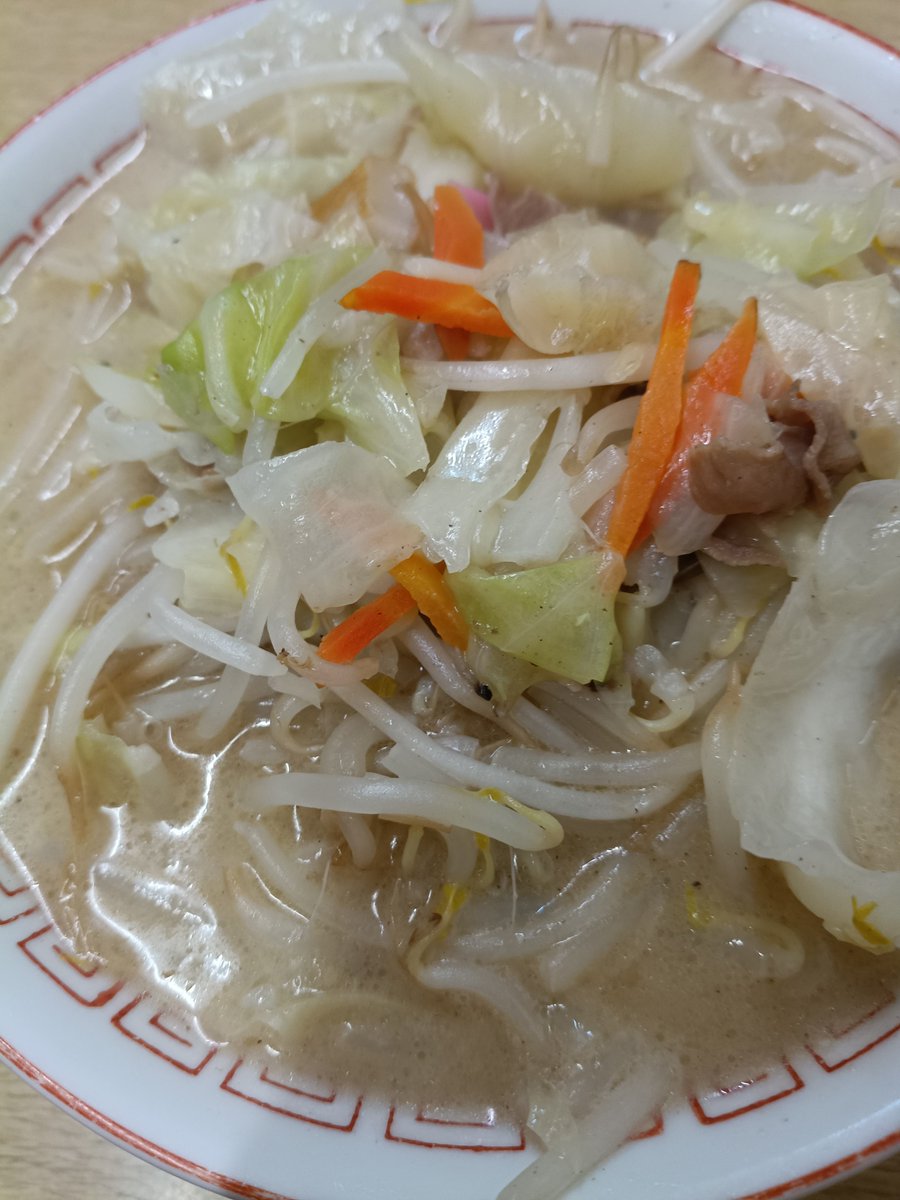 WIIMDMNUOO42731's tweet photo. 今日のランチ
萬ちゃん
チャンポン550円焼飯500円、安い！ https://t.co/DHIzcmcNwN