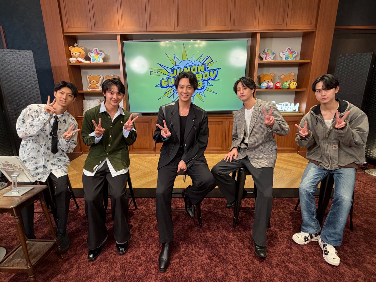 SHOWROOM_jp's tweet photo. 本日の一枚📸✨
第2回『JUNON SUPERBOY CLUB』のご視聴ありがとうございました 💖

⚡️出演⚡️
・ゲスト： #渡部秀（第21回準グランプリ）
・MC：#藤本洸大（第35回グランプリ）
・サブMC：#福永顕司（第38回審査員特別賞）

コーナー出演⭐️
・ #三上裕大
・ #高輝龍

次回の配信日程やゲストについては後日告知予定ですのでフォローしてお待ちください💫

#SHOWROOM

💛お楽しみに💛
https://t.co/zBktijFD8S