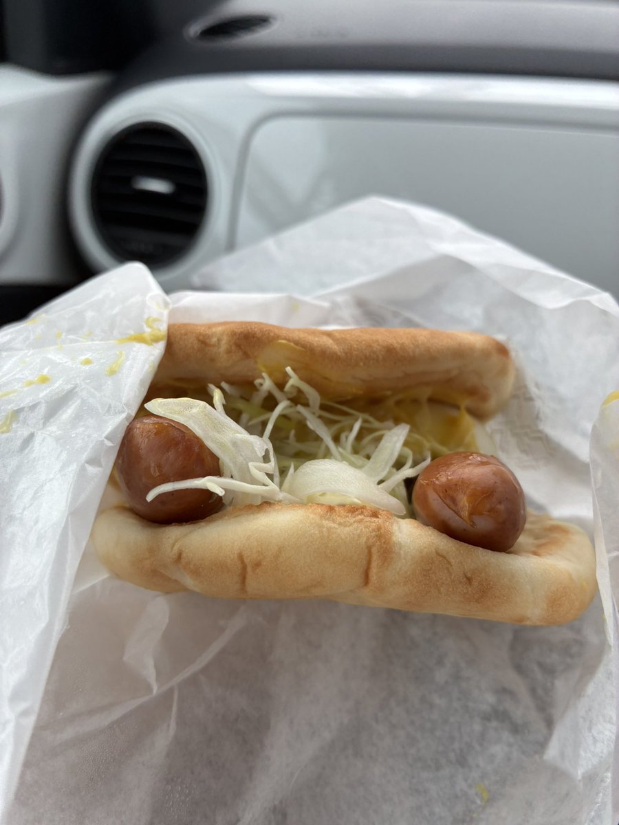 ERI1106Japan's tweet photo. モスの月見フォカッチャやっと食べれた😋 https://t.co/I7RVOssgsy