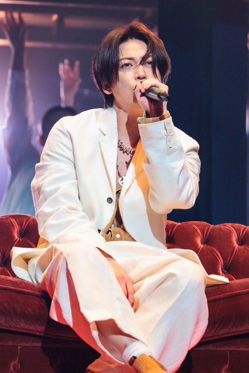 realsoundjp's tweet photo. ◤◢◤ 亀梨和也 ライブレポート ◢◤◢

📎https://t.co/YLgZhLyc47

亀梨和也、9年ぶりのソロツアーで新たな航海へ
“変わらないもの”と“新しいもの”を携えた『FROM HERE』

#亀梨和也 #FROMHERE @Kame_staff https://t.co/q7msYhrnGp