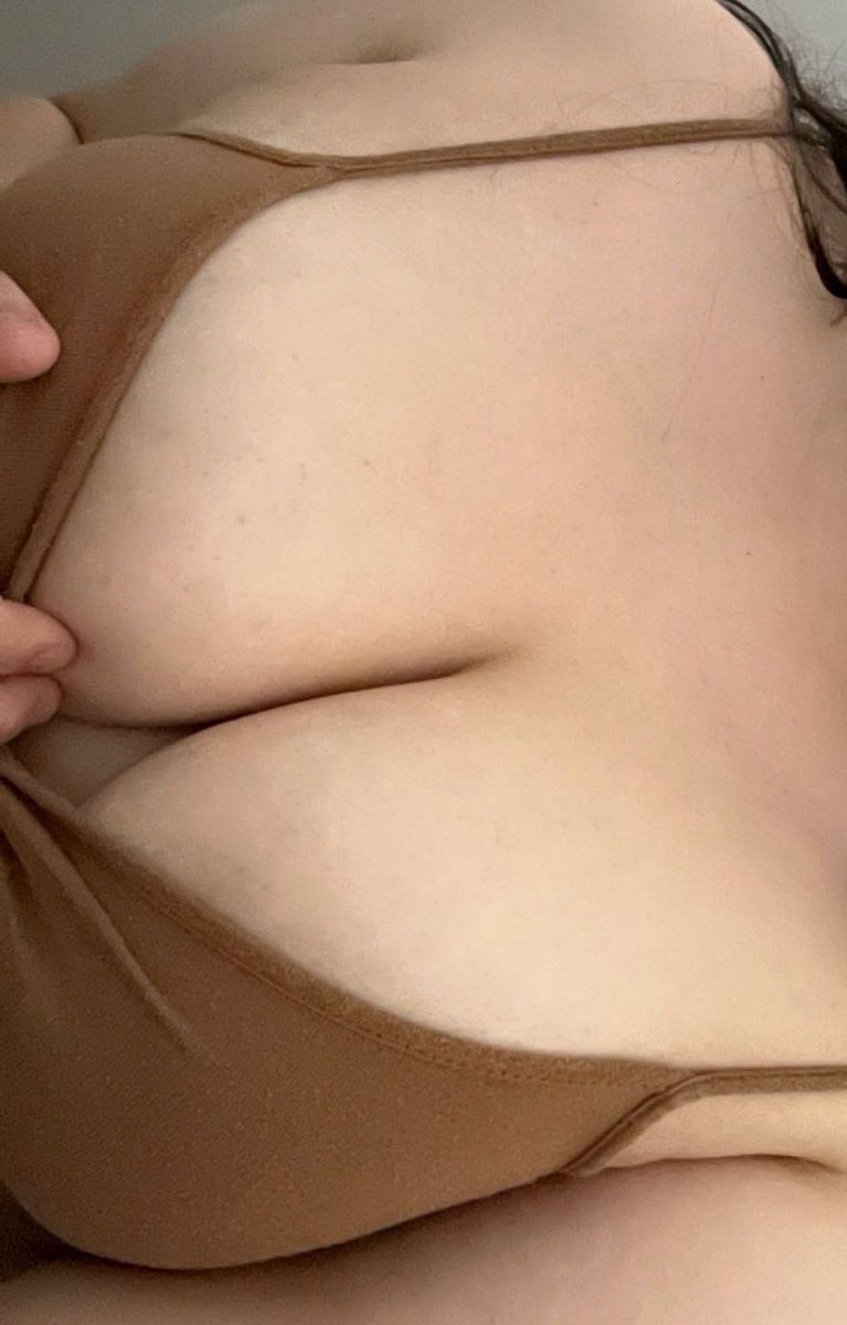 StrwDoll_'s tweet photo. Me gustan mucho mis tetas 😋✨

¿A ti te gustan? 👀 https://t.co/4tzh157ibo
