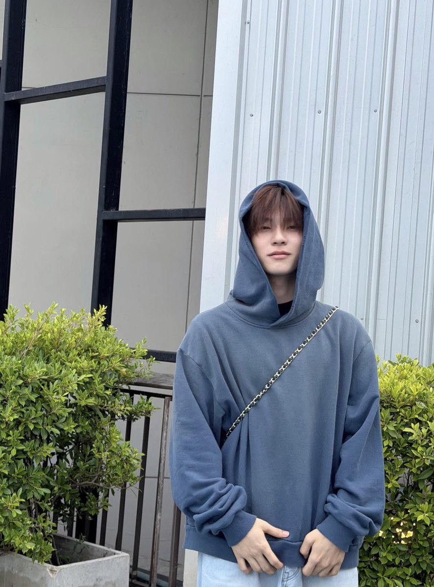 eeqlanwoil's tweet photo. ครบสูตร เมะม๋าเด็ก ใส่รี หน้าตี๋ ใส่ฮู้ด ใช้เพลงขึ้นใจ โดนใจอย่างแรงเลยครับ มันหล่ออะดิ ใจเธอมีเจ้าของฉันพอรู้ เกินเรื่องไปมากอยู่นะ https://t.co/Gh6niRJltb