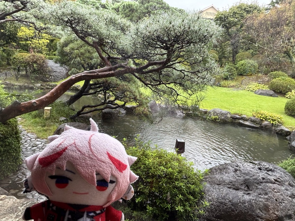 t2k38kai's tweet photo. 熱海に行ってきた思い出。新幹線で通過するばかりの土地だったのでようやく同じ高さから海を眺めることができてよかったですな〜！ https://t.co/UL9OylhYvP