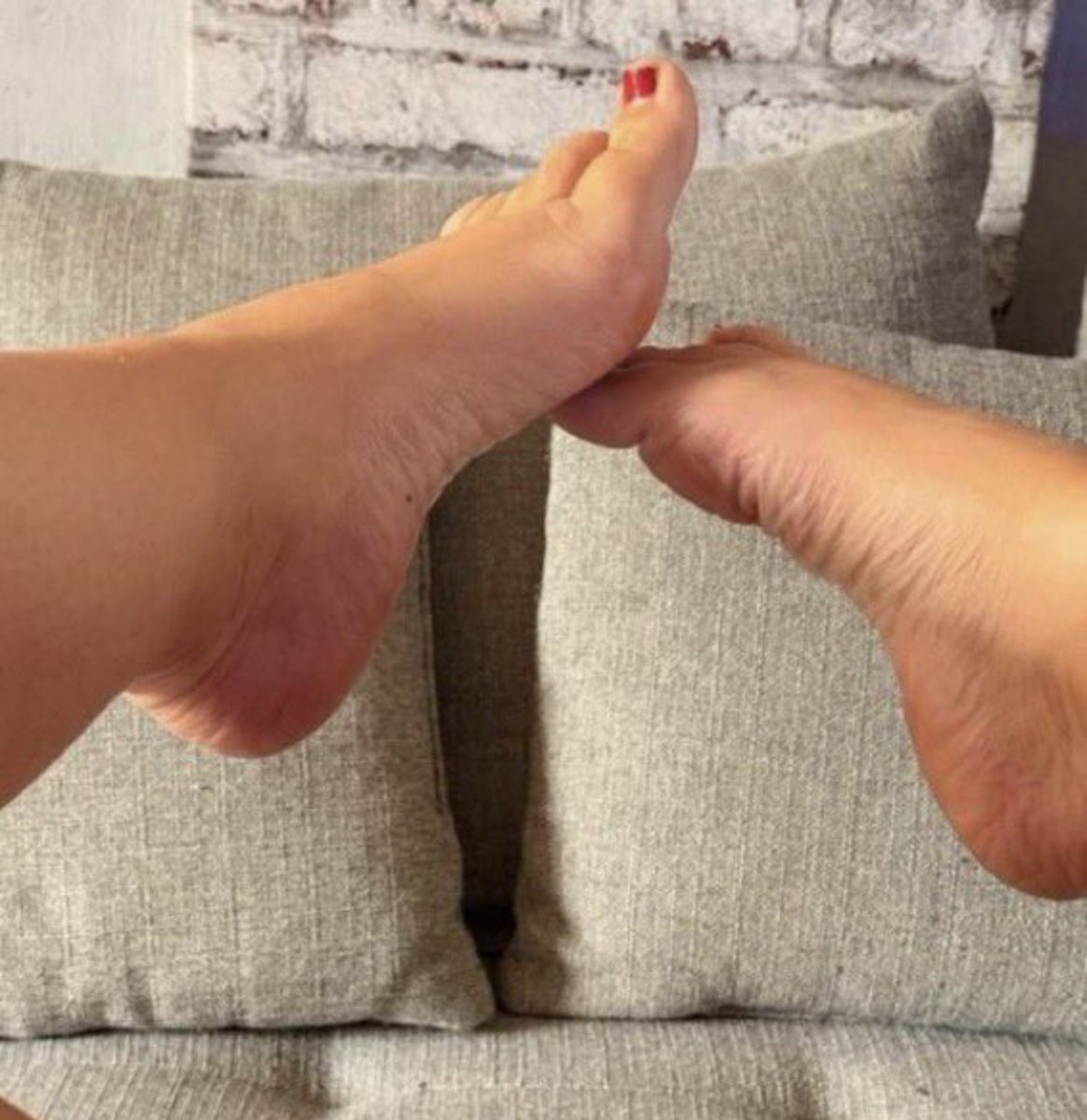 RelacionesPro2's tweet photo. Diablos, foto pitos,propuestas swinger, trios, servicios sexuales , contenido de todo  pidieron jajaja, ala madre es buen bisnes esto por lo que veo... Pero muy lejos de la realidad 99% busca algo gratis...ya en casita uff largo largo Día.... https://t.co/5dFZ0A8b14