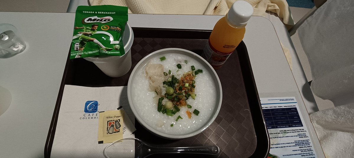 hana3diet's tweet photo. マレーシアの病院食です。事前にメニューが選べて楽しかったです。どれも優しい味で美味しかった◎

見知らぬ犬に噛まれて入院しました。 https://t.co/0h7nmhEU4L