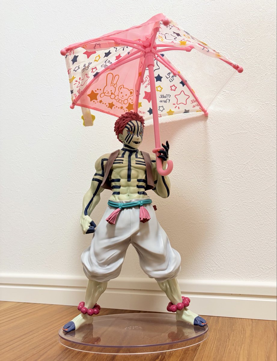 teakindaisuki's tweet photo. お前も傘をささないか https://t.co/GUxeeZEJ07