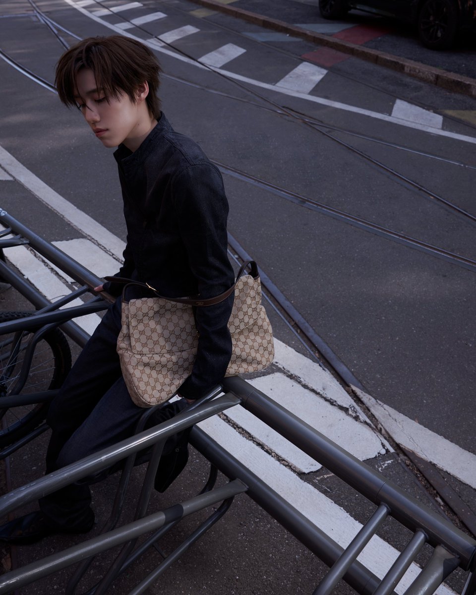 PPKrit_Ent's tweet photo. Too cool to play it safe. 🖤

PP KRIT X GUCCI MFW26
#GUCCISS27xPPKRIT
#GucciTheStoreShow
#Gucci #PPKritt #MFW
@gucci https://t.co/z19MFQrYy9