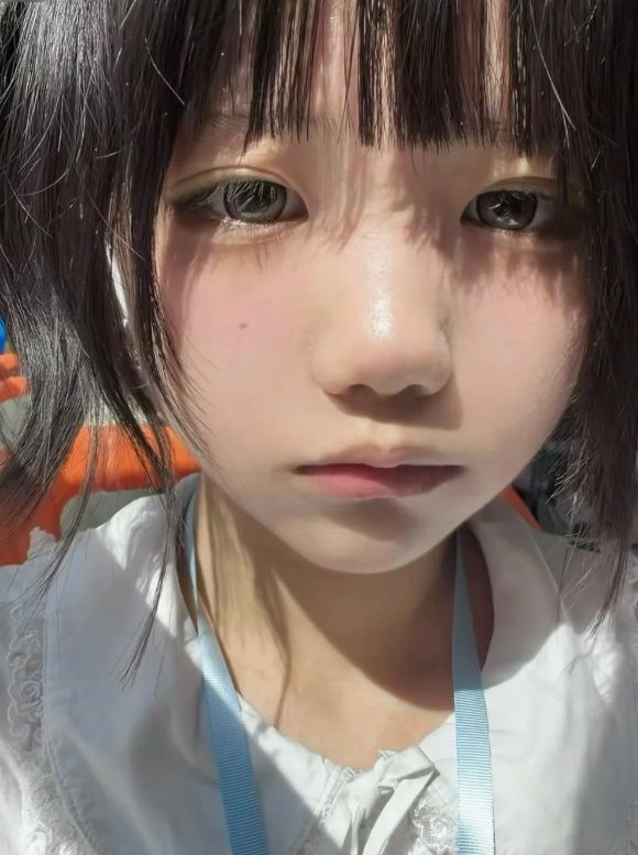 Iin9Iin26's tweet photo. すっぴんブスだったら女として見れなくなります…？ https://t.co/pj1RdSs2Sx