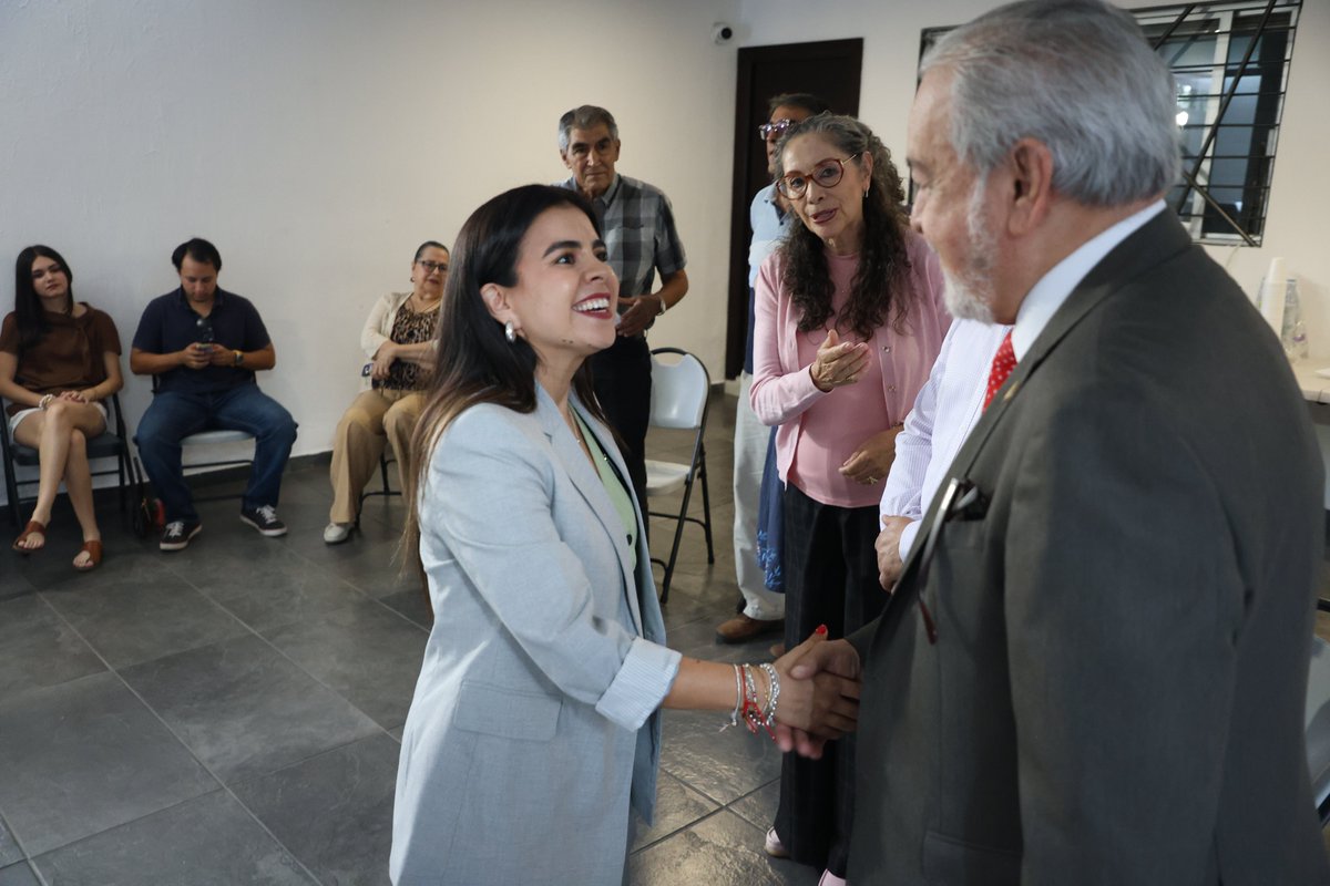 isauraamadorn's tweet photo. Tuve la oportunidad de reunirme con vecinas y vecinos de la colonia Tepeyac Casino para escuchar de primera mano sus inquietudes, necesidades y propuestas. 🏡

Para mí, estar cerca de la ciudadanía significa eso: caminar las colonias, escuchar y mantener un diálogo constante con quienes viven día a día la realidad de nuestra ciudad.