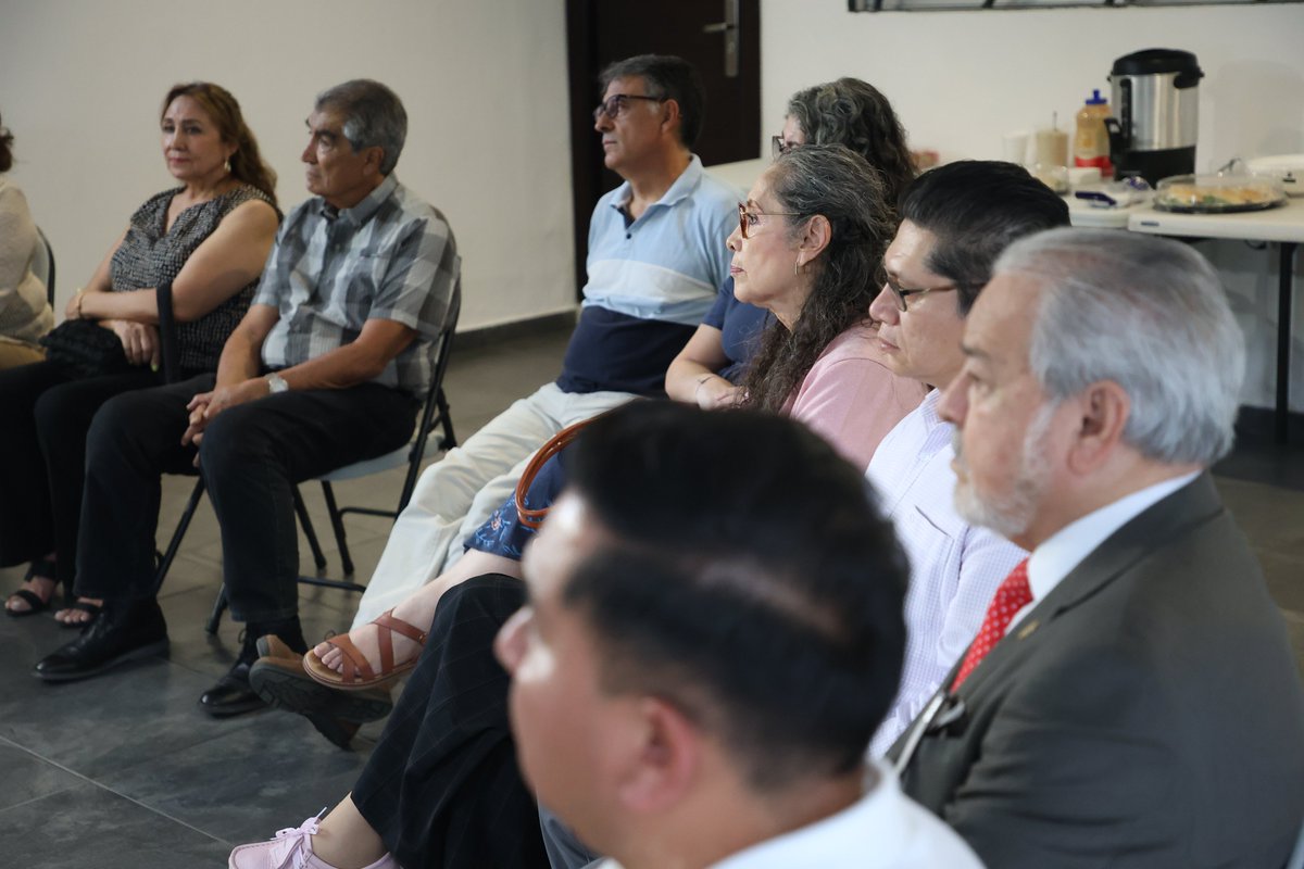isauraamadorn's tweet photo. Tuve la oportunidad de reunirme con vecinas y vecinos de la colonia Tepeyac Casino para escuchar de primera mano sus inquietudes, necesidades y propuestas. 🏡

Para mí, estar cerca de la ciudadanía significa eso: caminar las colonias, escuchar y mantener un diálogo constante con quienes viven día a día la realidad de nuestra ciudad.