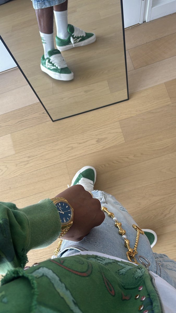 PiiClothingCeo's tweet photo. Money Green , Obviously 🧩 https://t.co/Adnxj3M9FU