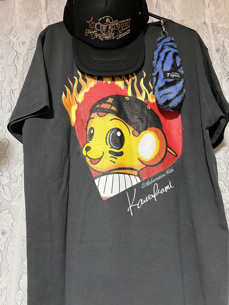 shimorin42's tweet photo. 今日はトークショーがあるのでお伺いしたら インスタライブに出られてた オーナー？デザイナー？の方おられました☺️
#川上千尋
#ANYOTAILOR  #阪神タイガース https://t.co/hgEalhrNaW