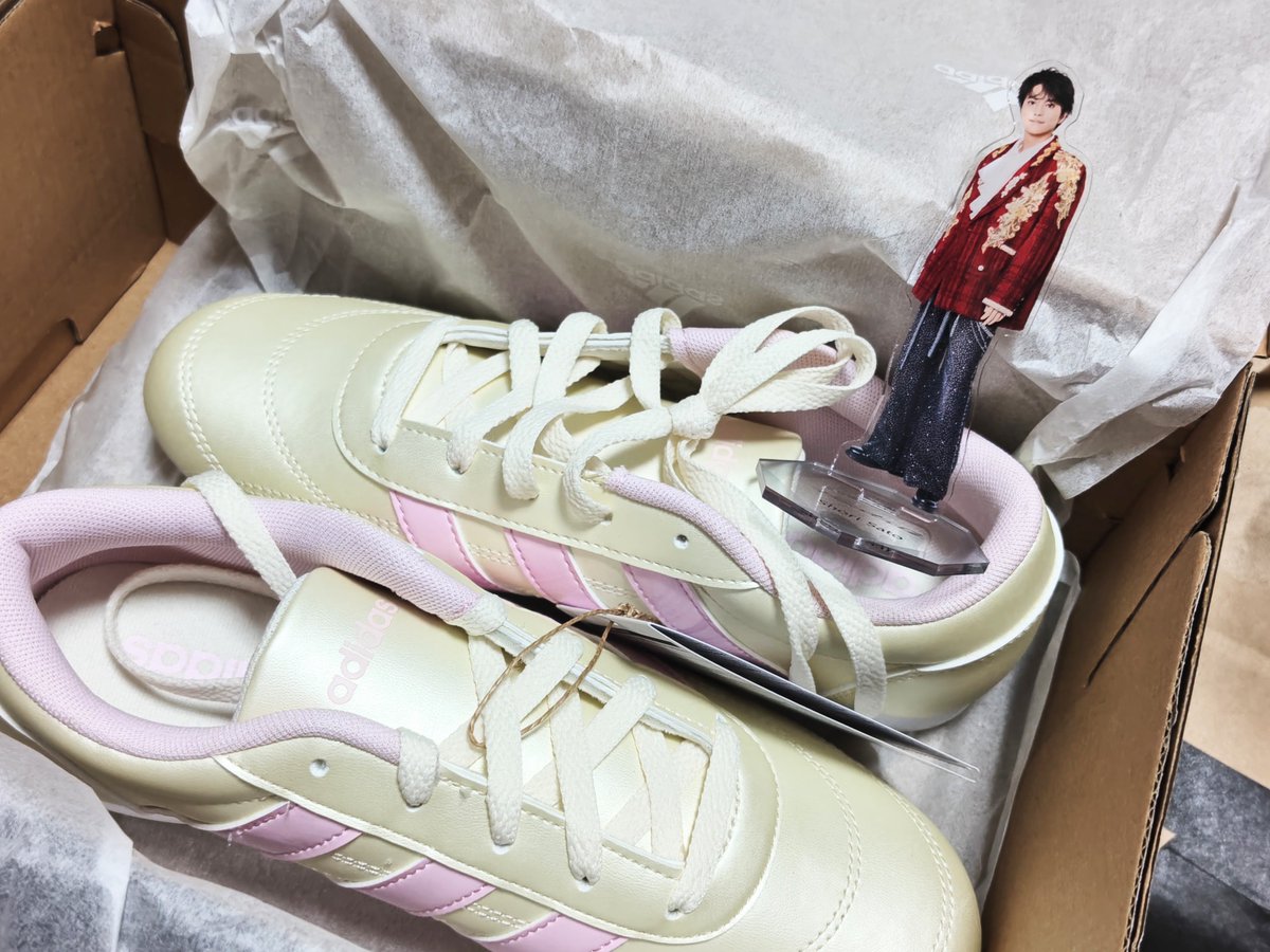Butaiminiiko's tweet photo. しょりたんが履いてるモデル👟
店舗でサイズなかったからオンラインにしたらリーフレット入ってなかった߹-߹

でもいいんだ☺︎今買うことに意味がある🤘😎🤘

 #テクウェン 
 #TEKWEN 
 #ABCマート 
 #timelesz https://t.co/PeNQtmDmUu