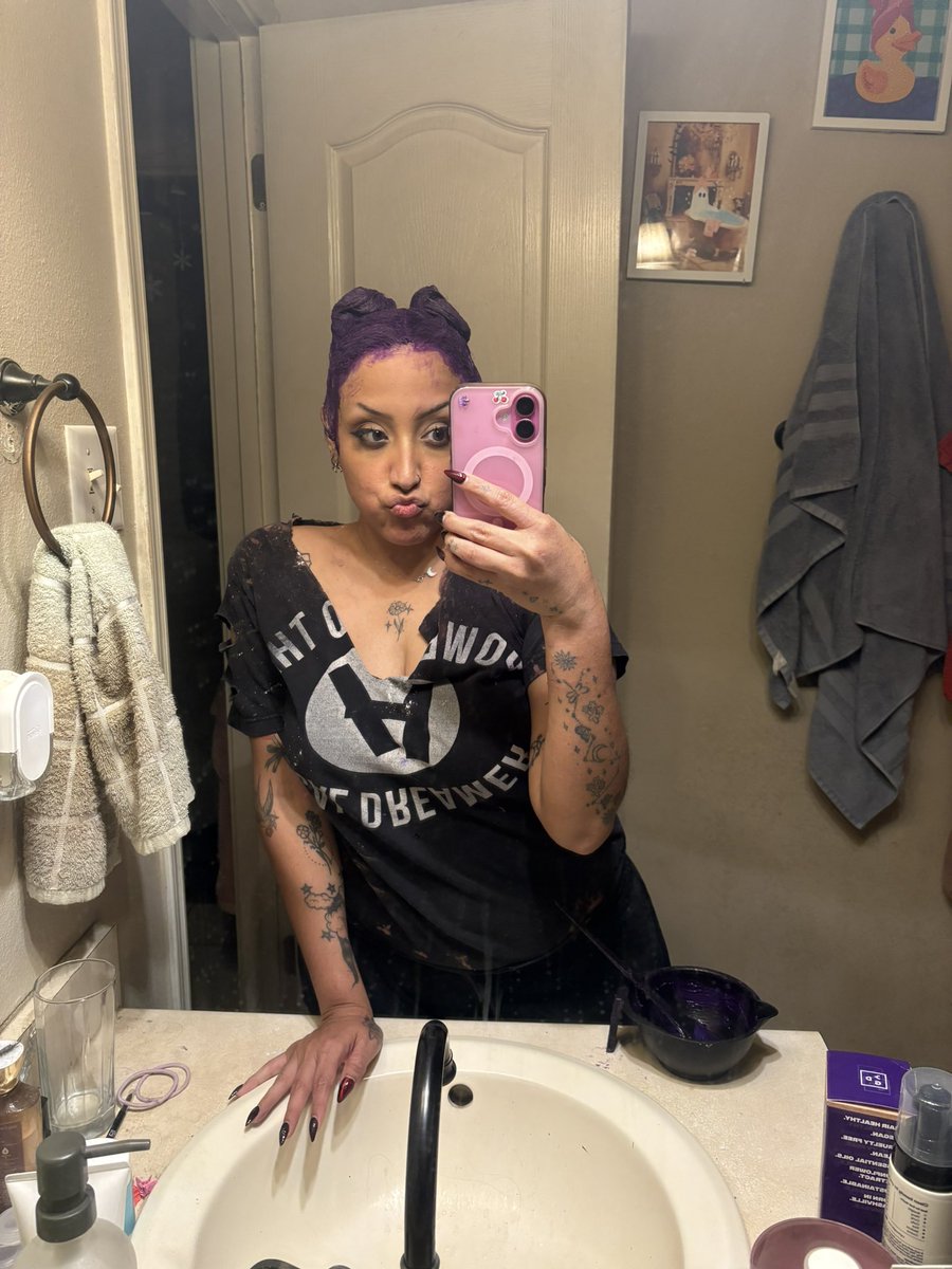 _ghostiebaby's tweet photo. Guys I did a thing (cut bleached and dyed myself) https://t.co/NF61ZBzBF6