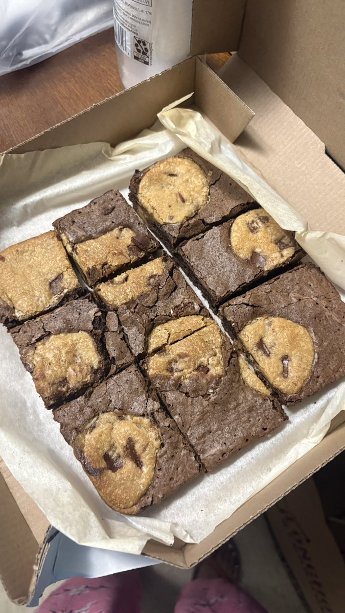 sweet4mel's tweet photo. Ordered brookies for #myself because why not https://t.co/j0ccBOfXrV