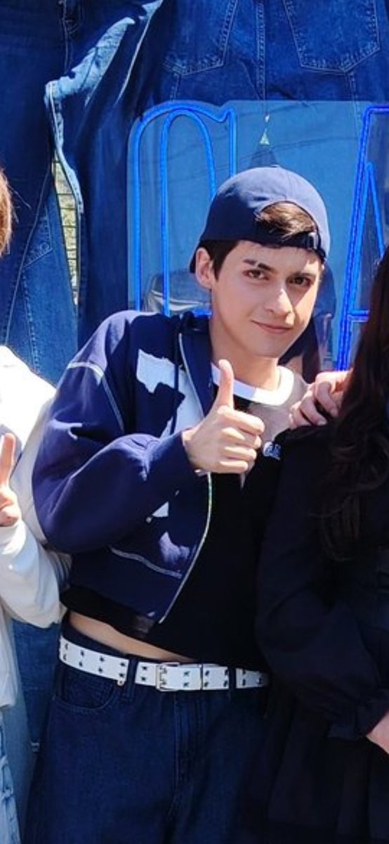 _baddreamz's tweet photo. pero como se va a ver tan diminuto acababa de nacer tenia 3 minutos de nacido https://t.co/MsEwHNeDGn